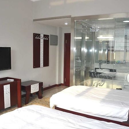 Hangjia Hotel Urumqi Exterior photo
